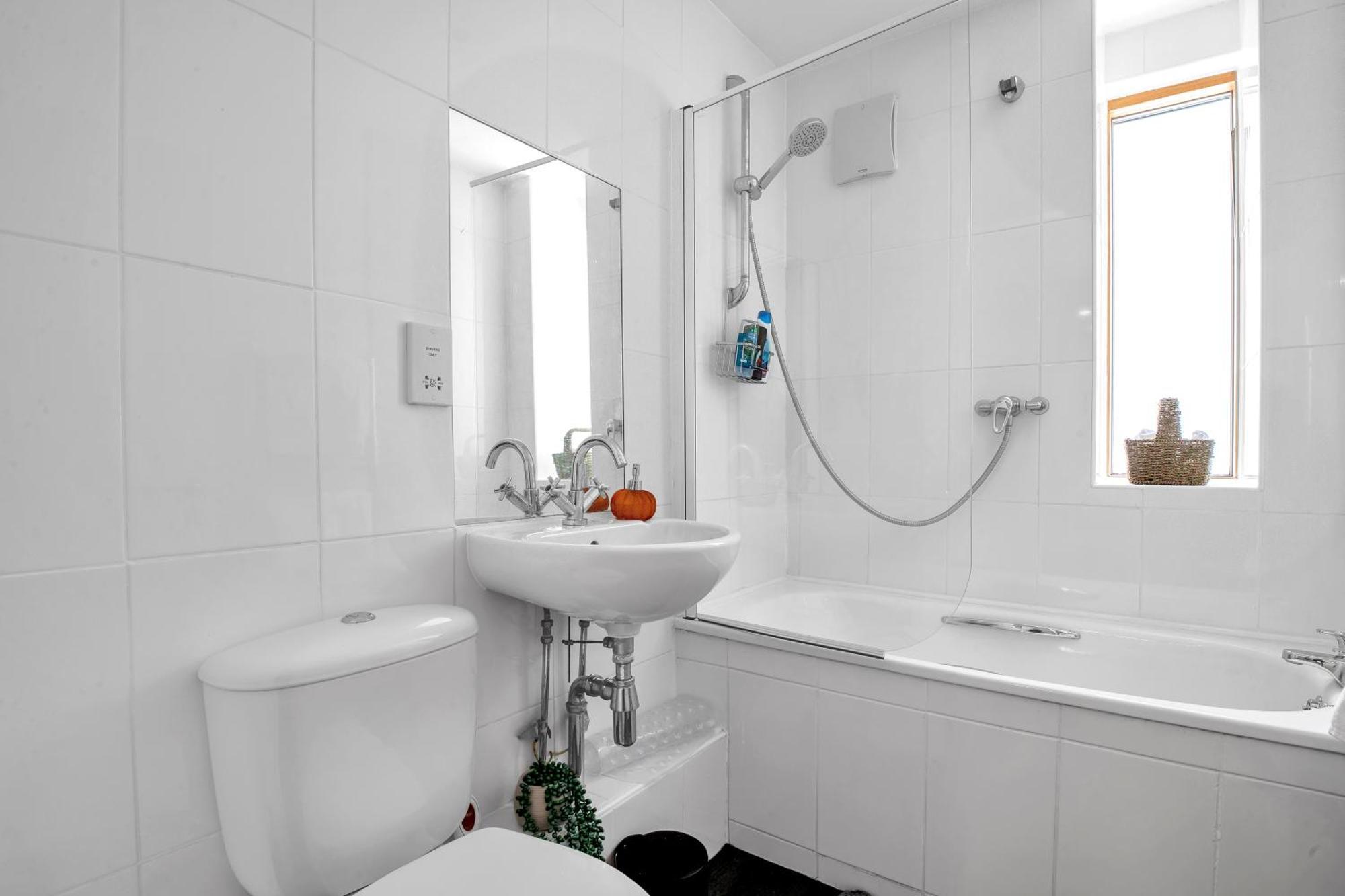 Luxury Waterfront Property With Free Parking Coventry Luaran gambar