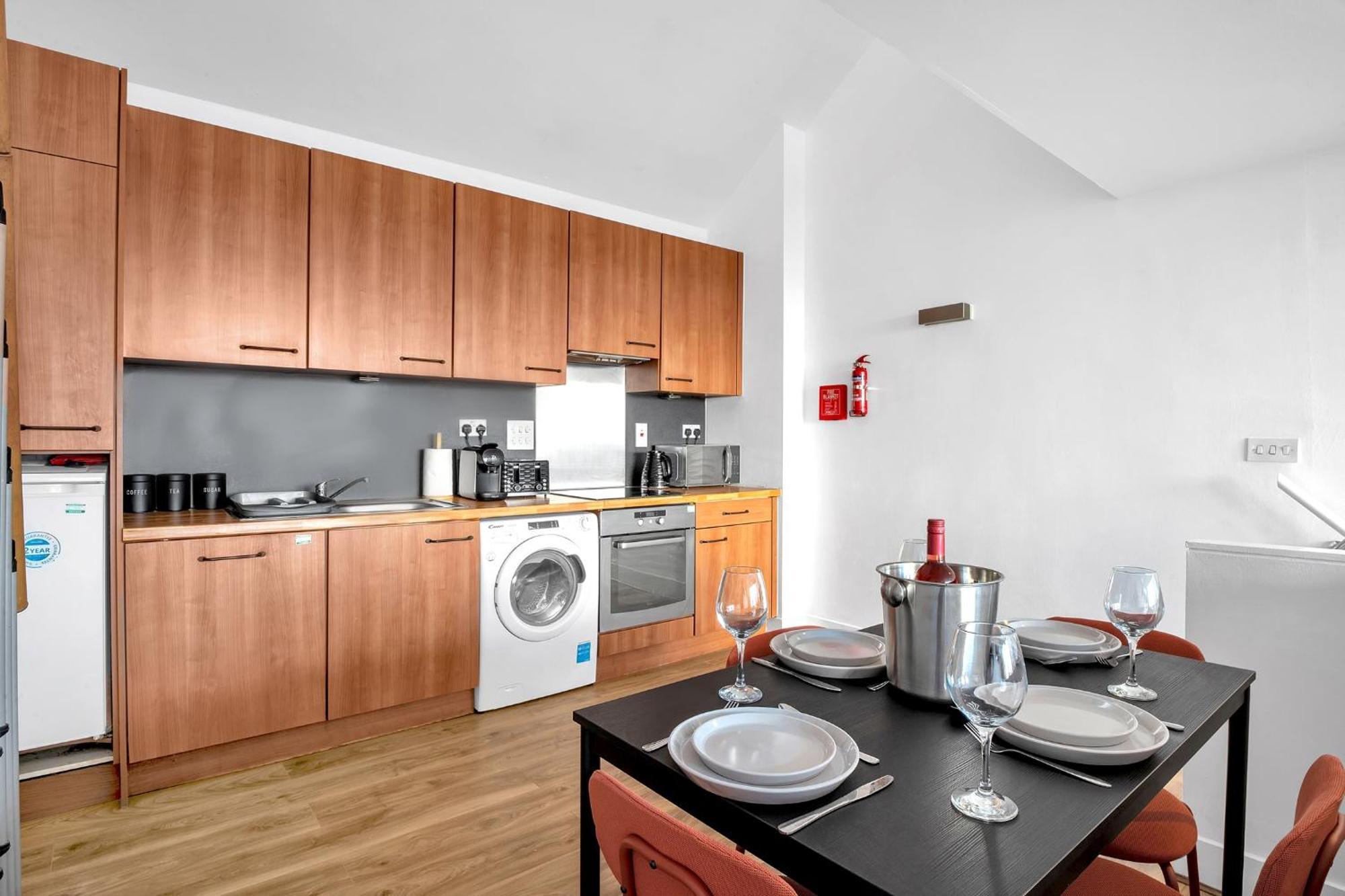 Luxury Waterfront Property With Free Parking Coventry Luaran gambar