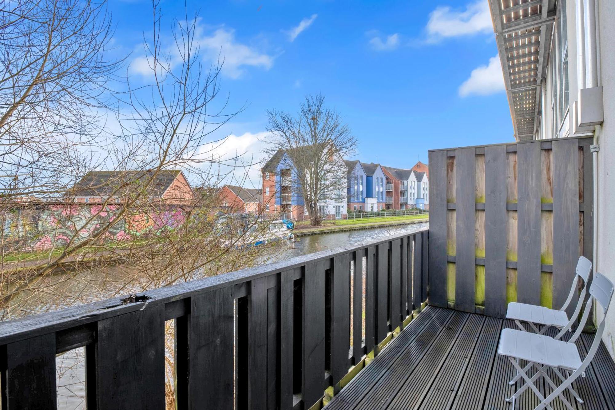 Luxury Waterfront Property With Free Parking Coventry Luaran gambar